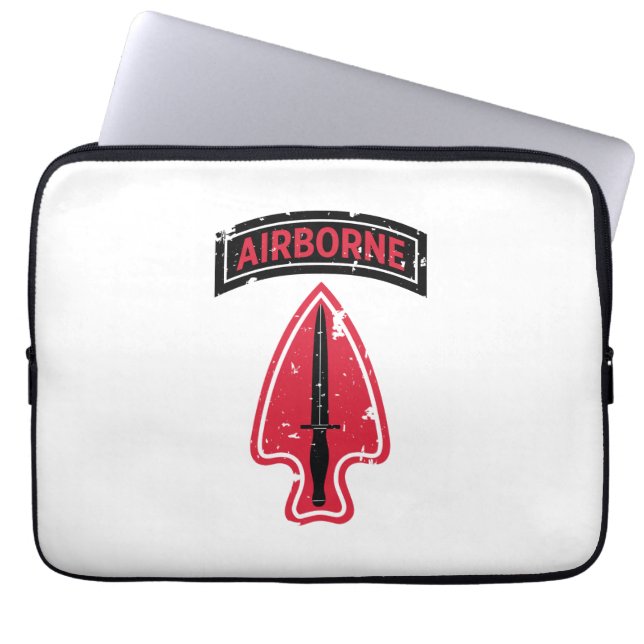 デルタフォース「特殊部隊動揺して」 ラップトップスリーブ (正面)