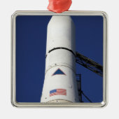 デルタIVロケットのノーズコーンの表示 メタルオーナメント (正面)