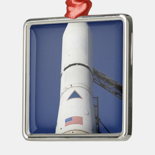 デルタIVロケットのノーズコーンの表示 メタルオーナメント (左)