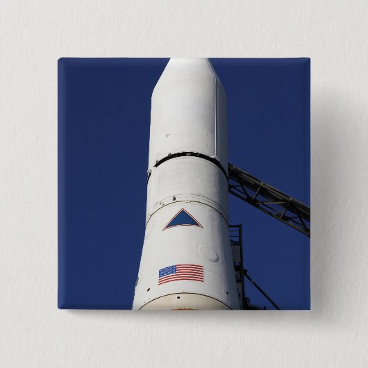 デルタIVロケットのノーズコーンの表示 缶バッジ (正面)