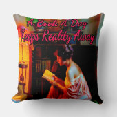 デルフィお気に入りのン・エンジョラス著 クッション (正面)