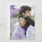 デルフィニウムの花の結婚式日程お知らせ(紫の写真入り) セーブザデート (裏面)