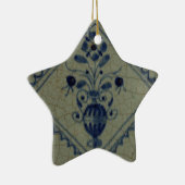 デルフトの青いタイル-花および花束が付いているつぼ セラミックオーナメント (右)