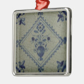 デルフトブルータイル – 花と花束のある花瓶 メタルオーナメント (左)