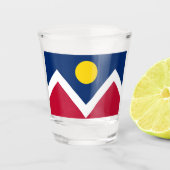デンバー市旗と愛国的なショットグラス ショットグラス (正面)