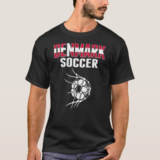 デンマークのサッカーボールでネットゴールデンマークのサッカー Tシャツ (正面)