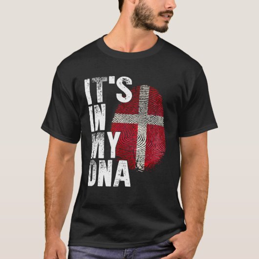 デンマークのデンマーク国旗のDNAだ Tシャツ (正面)