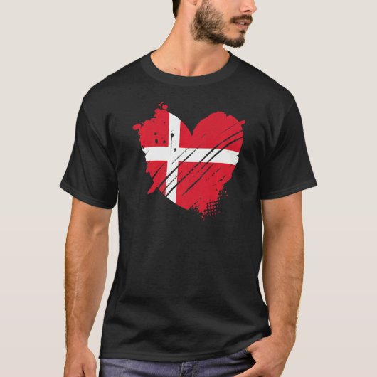 デンマーク国旗 デンマーク大好き DNAに刻まれてる デンマーク人向け Tシャツ (正面)