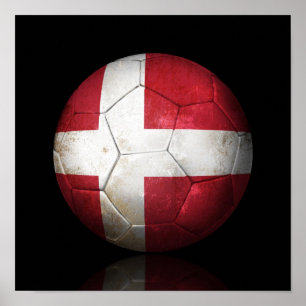 デンマーク擦り切れた国旗のサッカーボール ポスター