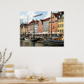 デンマーク、コペンハーゲンの風光明媚な運河 ポスター (キッチン)