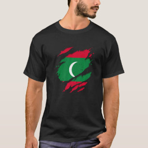 デヴィー誇りを持ったヒンの破れたモルディブ国旗 Tシャツ