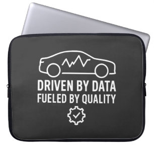 データドリブンで品質が燃料となる自動車QA ラップトップスリーブ