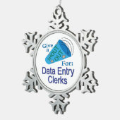 データ入力担当者に声を掛ける スノーフレークピューターオーナメント (右)