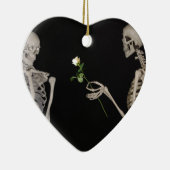 デートの夜かわいいスケルトンのカップル セラミックオーナメント (右)