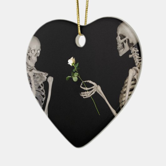 デートの夜かわいいスケルトンのカップル セラミックオーナメント (左)
