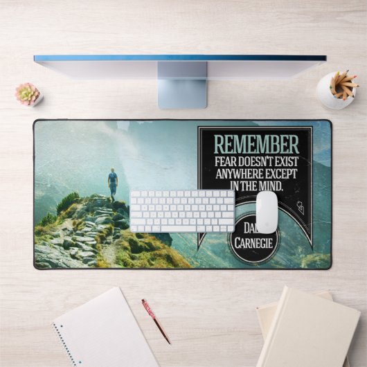 デール感動的カーネギー引用文「恐怖」 デスクマット (オフィス1)