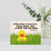 デール・カーネギー感動的引用文「おもしろいを持つ」 ポストカード (スタンド正面)