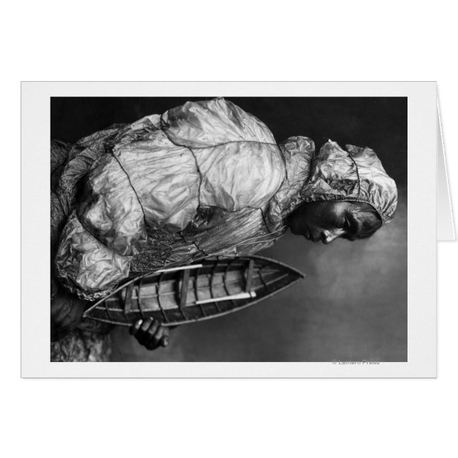 トイボート付き防水ジャケットを着用したカヤーカー (正面横)