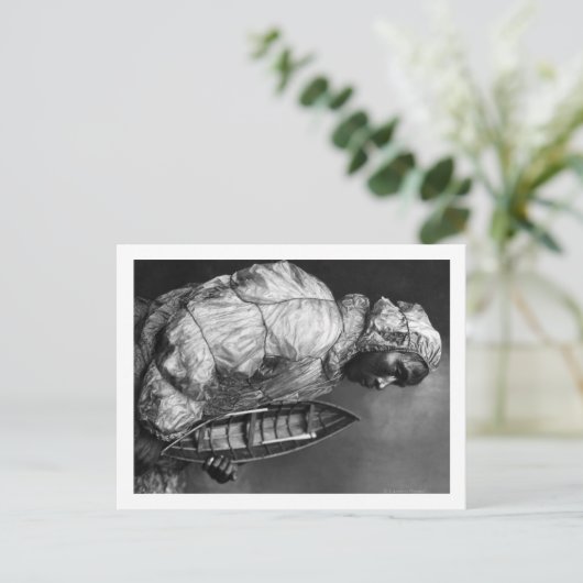 トイボート付き防水ジャケットを着用したカヤーカー ポストカード (スタンド正面)