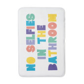 トイレにセルフィーがないおもしろい バスマット (正面縦)