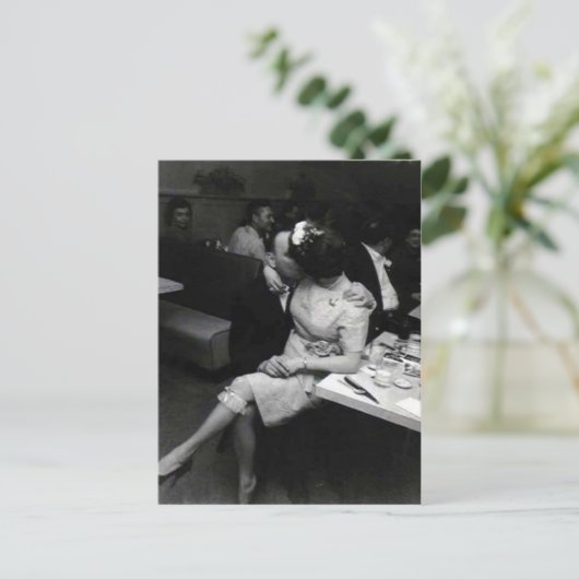 トイレキスをするの叔母で新婚をする ポストカード (スタンド正面)