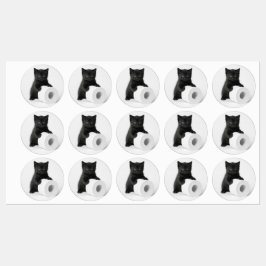 トイレペーパーのロールを守る子猫 ラベル