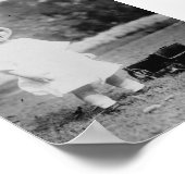 トイワゴン付き小さな女の子 ポスター (角)