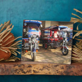 トゥクトゥクショールーム…うどんタニ、イサン、タイ フォトプラーク (側面)