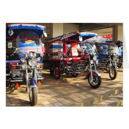 トゥクトゥクショールーム…うどんタニ、イサーアンカード (正面横)