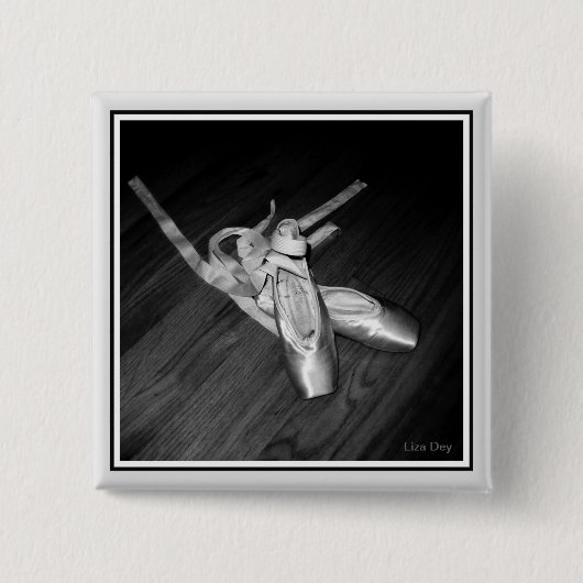 トゥシューズ スクエアピン (B&W) 缶バッジ (正面)