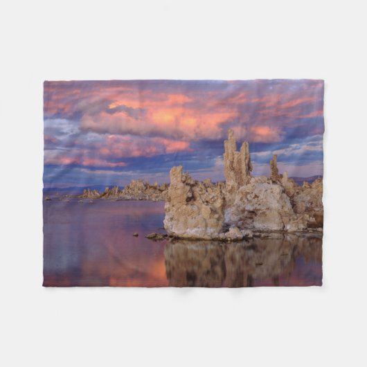 トゥファのフォーメーションMono Lake フリースブランケット (正面(横))