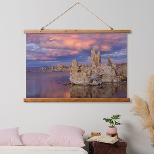 トゥファのフォーメーションMono Lake 吊り下げ型タペストリー (寝室)