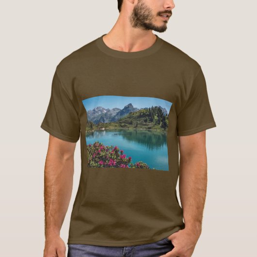 トゥルブゼーとティトリスの高山の逃避行Tee Tシャツ (正面)