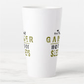 トゥルーゲーマーネーブスリープスタイポグラフィゲーマー カフェラテマグ (正面)