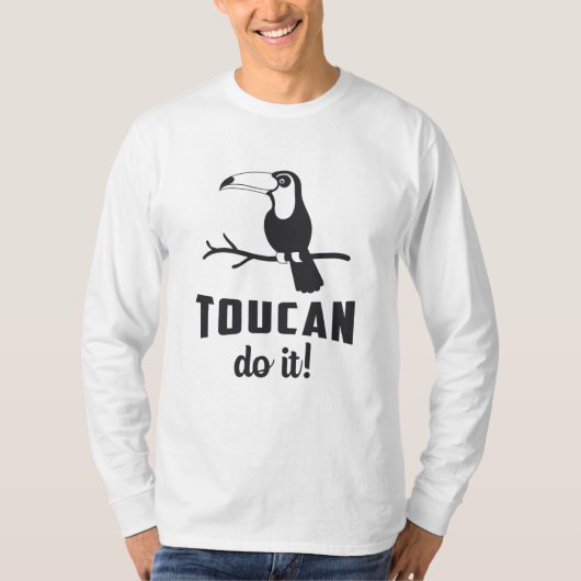 トゥーカンが鳥のウォッチャーでトゥーカンを見おもしろいる Tシャツ (正面)