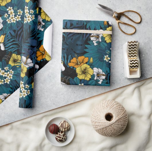 トゥーカンと熱帯植物、青、黄、オレンジ ラッピングペーパー (クラフト)