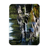 トゥールムネメドウズのトゥールムネ川、ヨセミテ、カリフォルニア州 マグネット (縦)