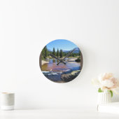 トゥールムネメドウズのトゥールムネ川、ヨセミテ、カリフォルニア州 ラウンド壁時計 (ホーム)