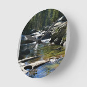 トゥールムネメドウズのトゥールムネ川、ヨセミテ、カリフォルニア州 ラウンド壁時計 (傾斜)