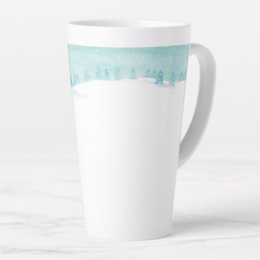 トウヒの木が茂る雪の多い冬の森林の風景 カフェラテマグ (右アングル)