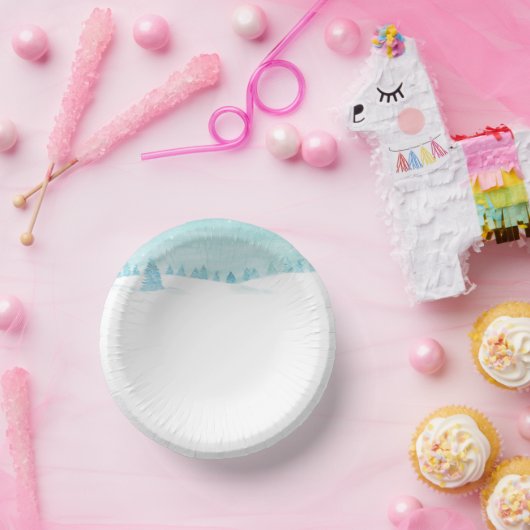 トウヒの木が茂る雪の多い冬の森林の風景 ペーパーボウル (パーティー)