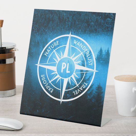 トウヒの森のコンパス星印モノグラム霧 台座サイン (インサイチュ)