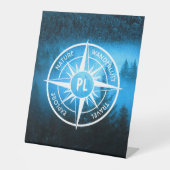 トウヒの森のコンパス星印モノグラム霧 台座サイン (正面)