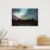 トウヒの黒い森の上の北の光 ポスター (キッチン)