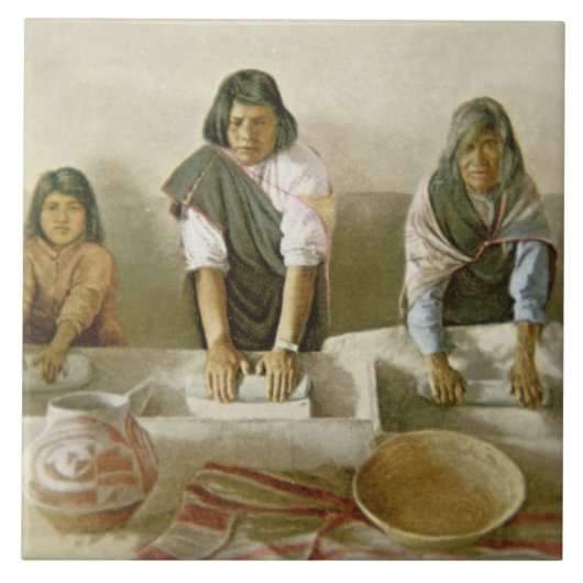 トウモロコシ、ラグナ、c.1905 (colの村落をひいている女性 タイル (正面)