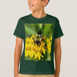 トウワタの花で蜜を吸う蜂 Tシャツ