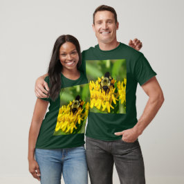 トウワタの花で食事をするミツバチ Tシャツ