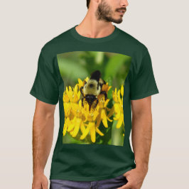 トウワタの花で食事をする蜂 Tシャツ