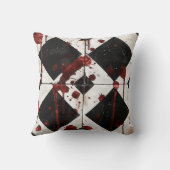 トゲとバラの美しいゴシック様式の女性 クッション (裏面)