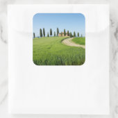 トスカニーにヒノキの木があるファームヴィラ スクエアシール (バッグ)